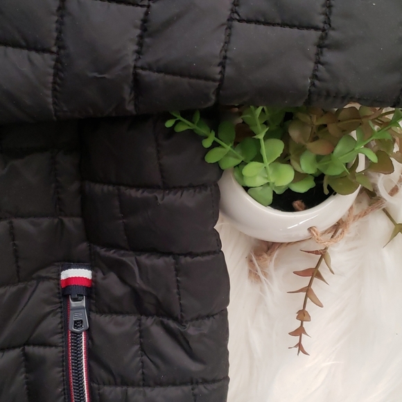 Tommy Hilfiger Black Packable Jacket - Picture 6 of 7